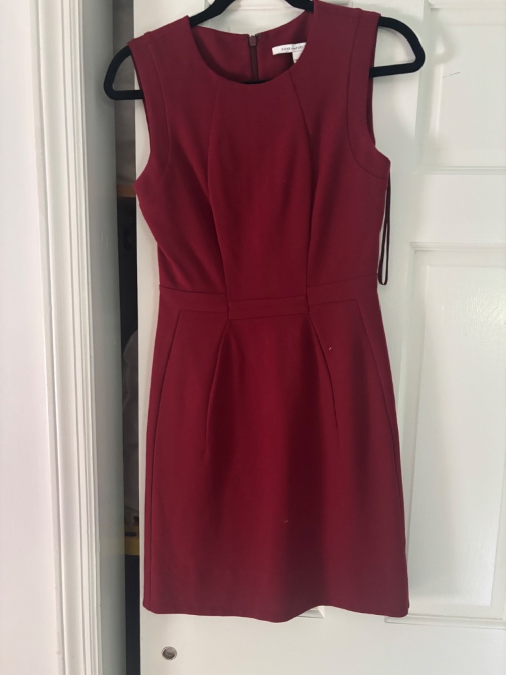 Diane von Furstenberg Burgundy Sheath Dress Size 2 Lined